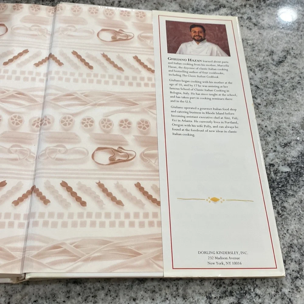 Giuliano Hazan The Classic Pasta Cookbook - White & Red Cover